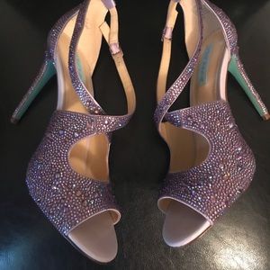 Purple heels with rhinestones